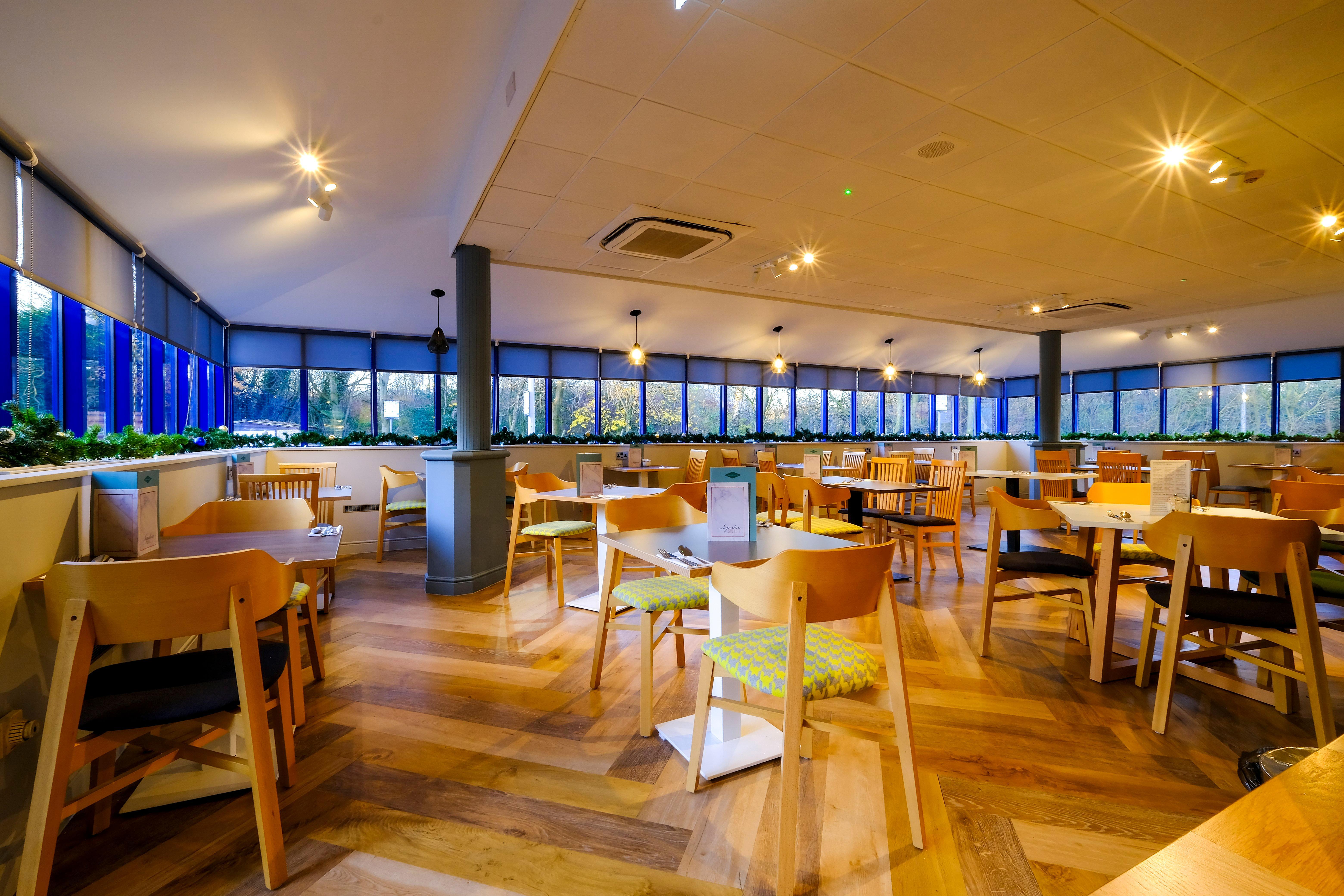Holiday Inn Warrington By Ihg Eksteriør billede