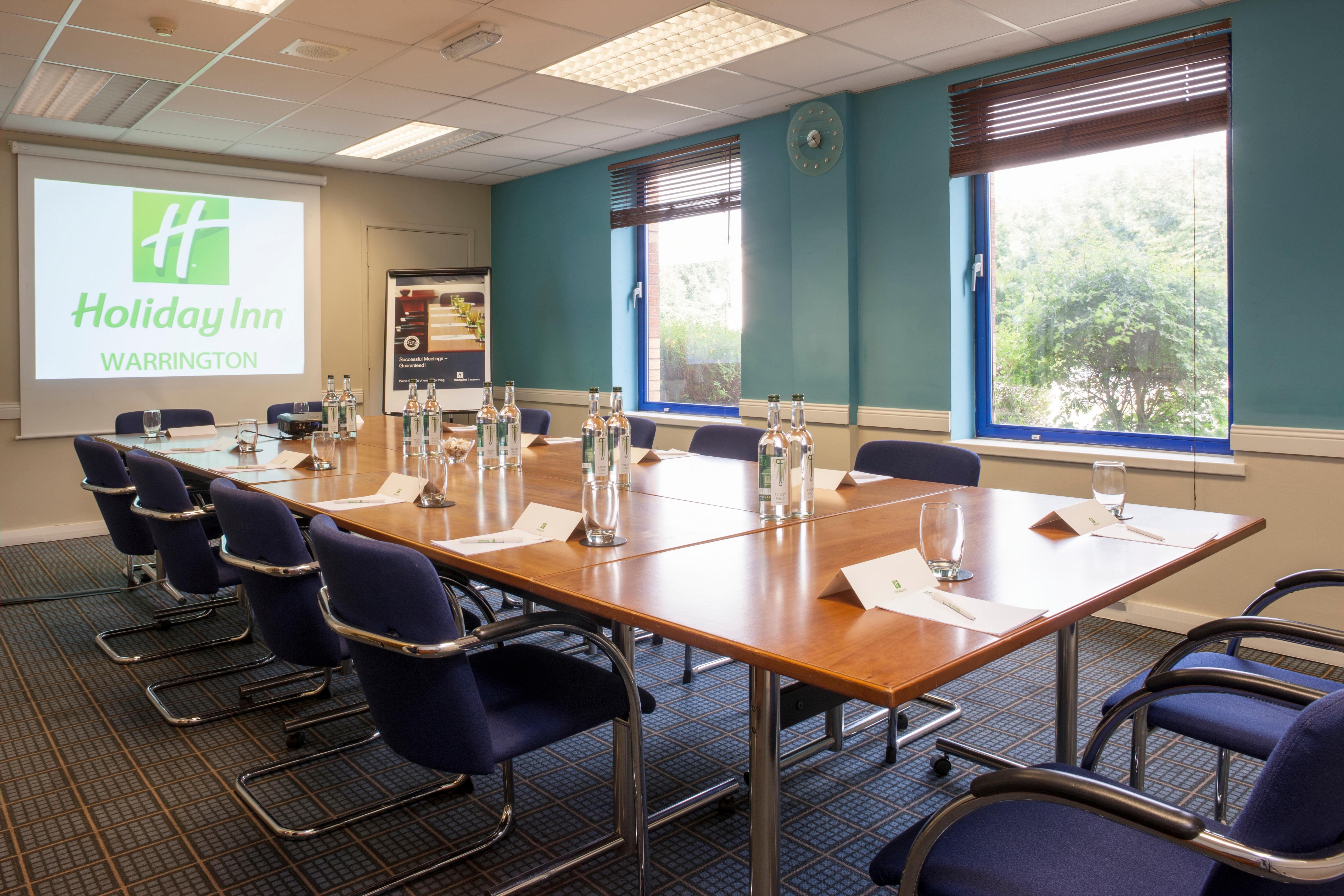 Holiday Inn Warrington By Ihg Eksteriør billede