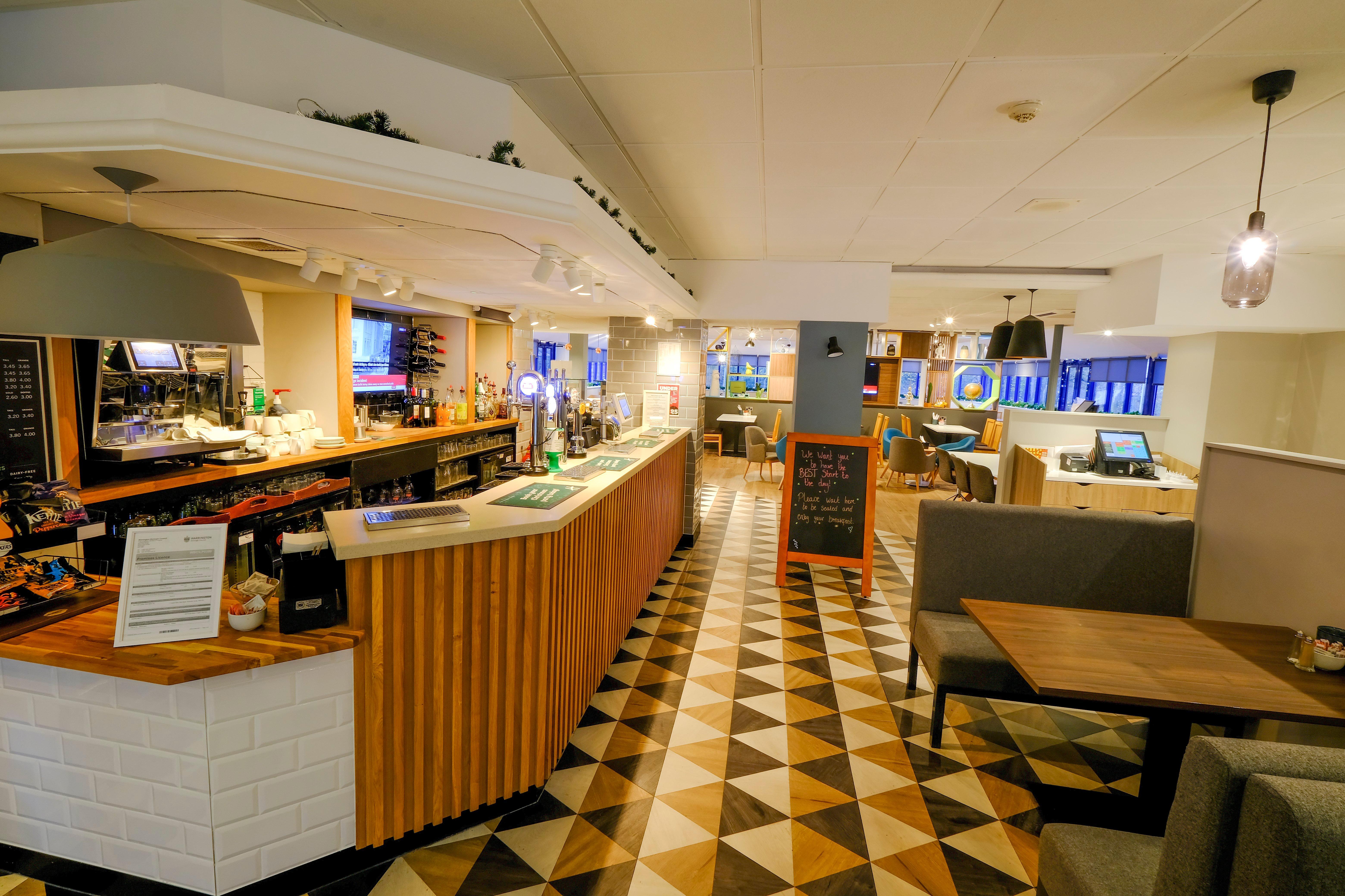 Holiday Inn Warrington By Ihg Eksteriør billede